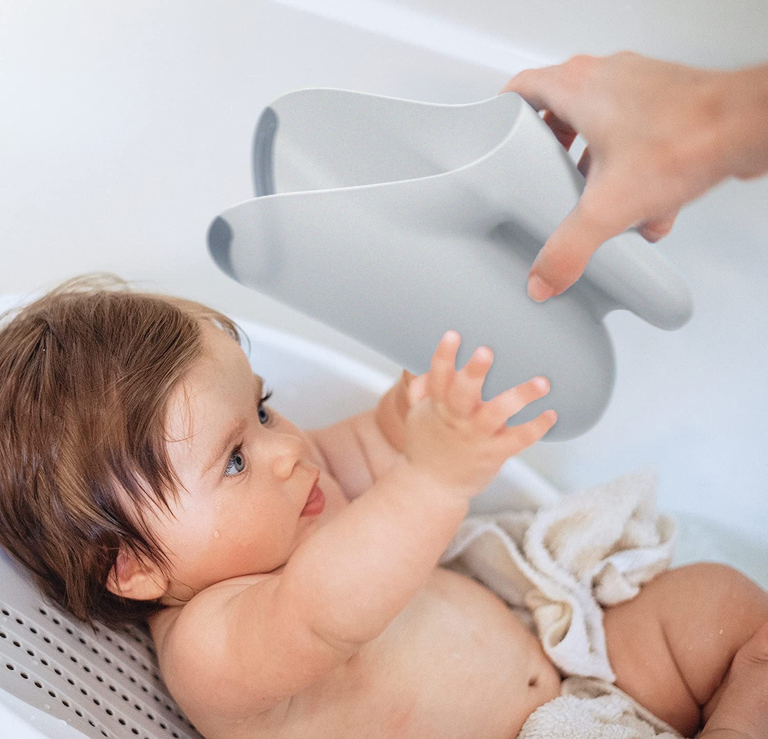 Tear-Free Rinse Pail (1D4O)