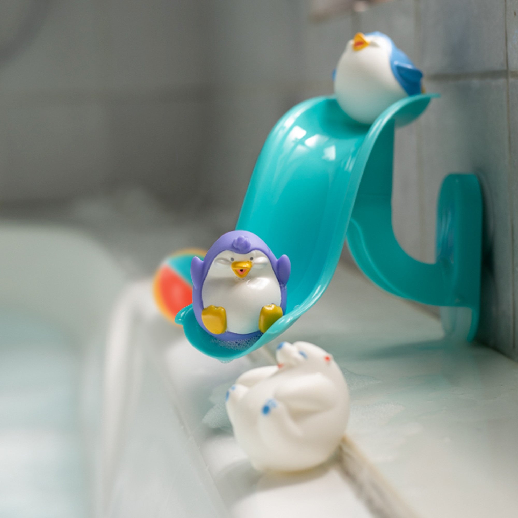 Penguin Slide Squirt Bath Toy (HEJ5)