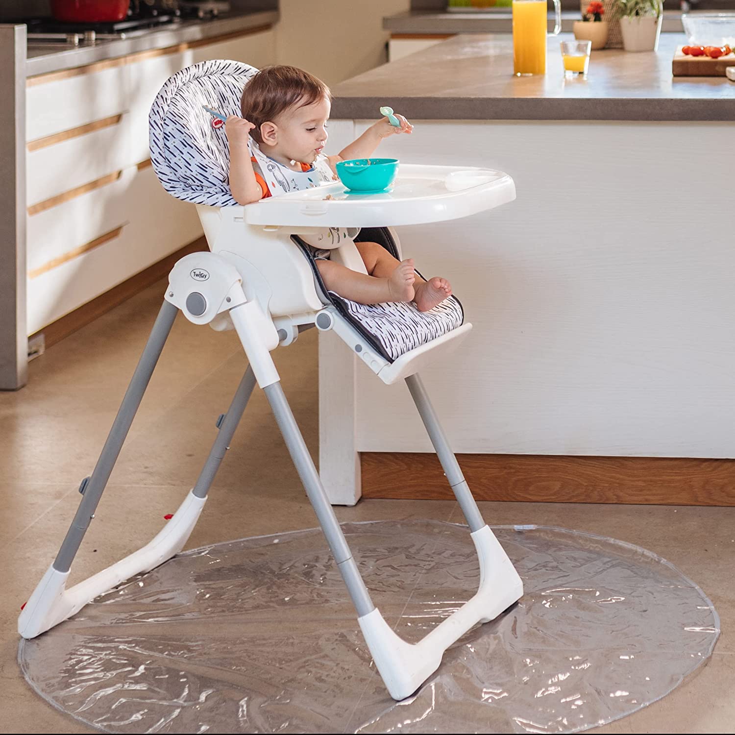 No-Mess Mealtime Floor Mat (H9H1)