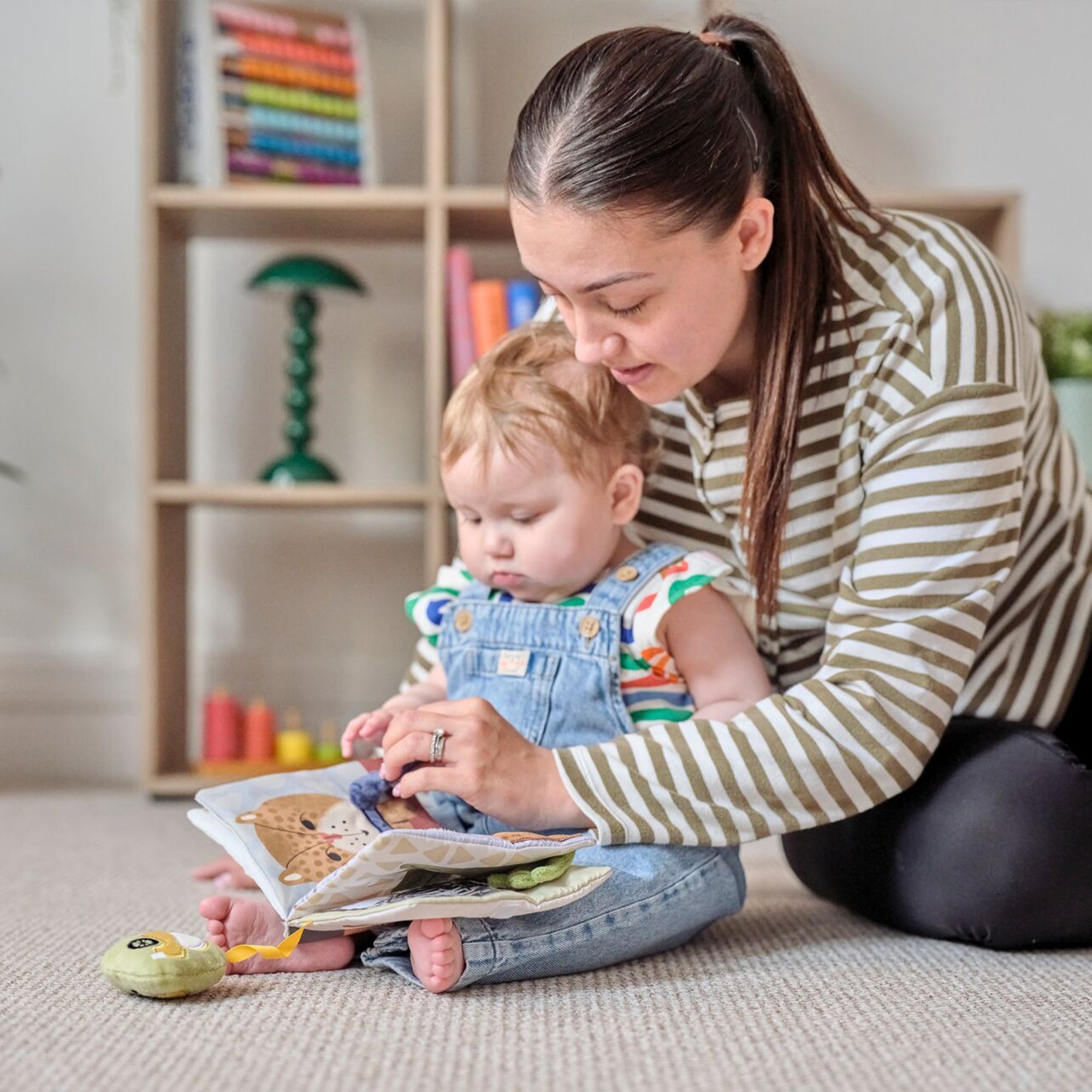Baby Sensory Book | City Bus (YW7M)