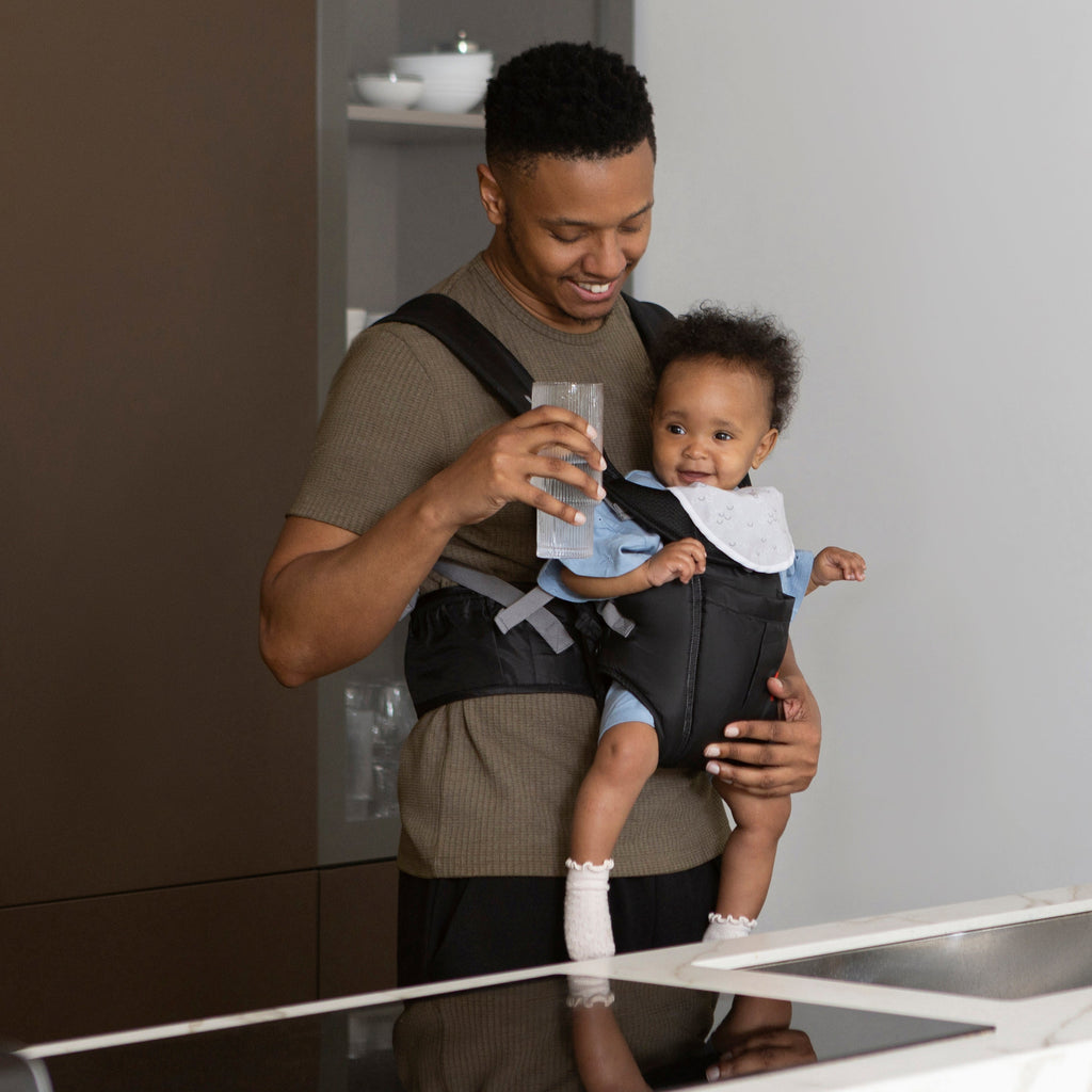Deluxe Baby Carrier | Black (VVY5)